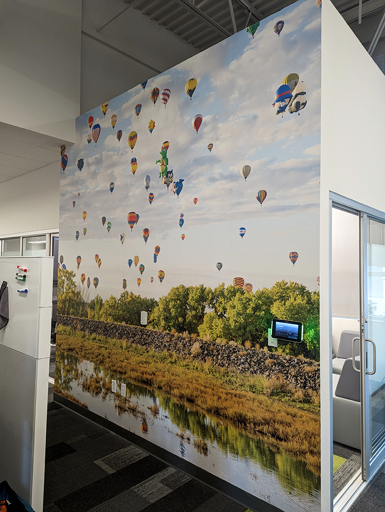 Laweka Signs & Wraps workshop