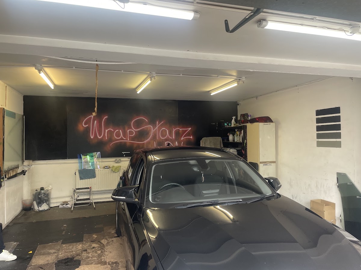 Wrapstarz Ldn - Window Tints & Vehicle Wraps workshop