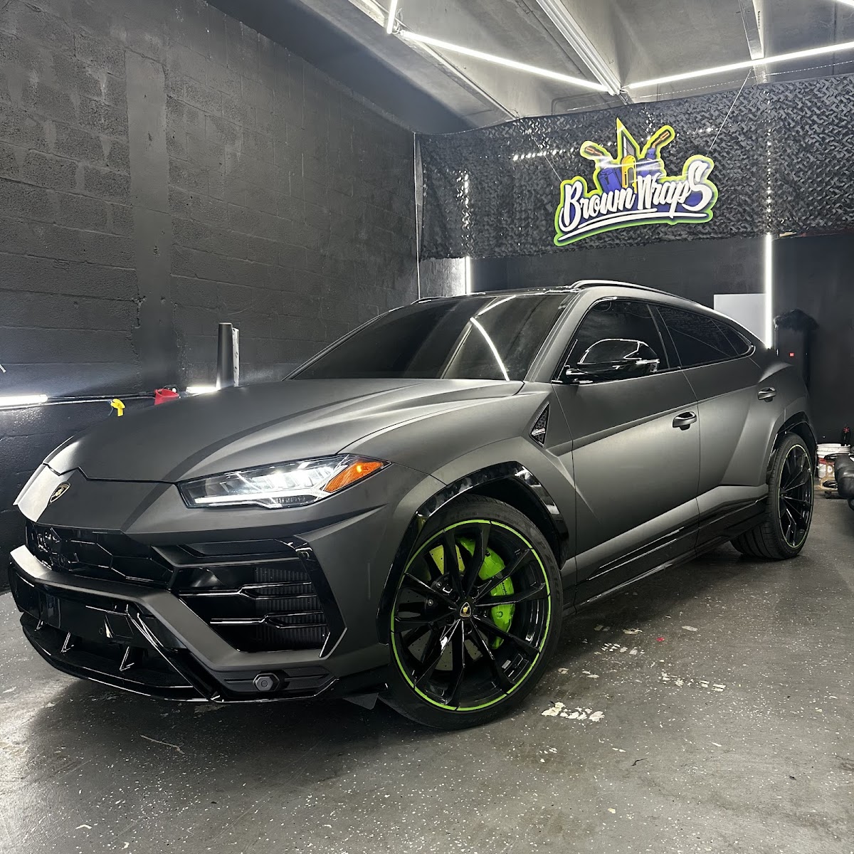 Brown Wraps Miami workshop