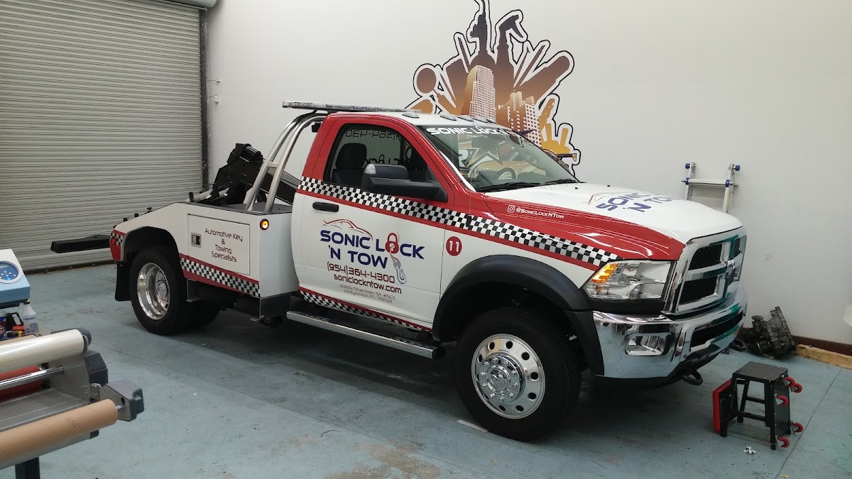 Star Car Wraps workshop