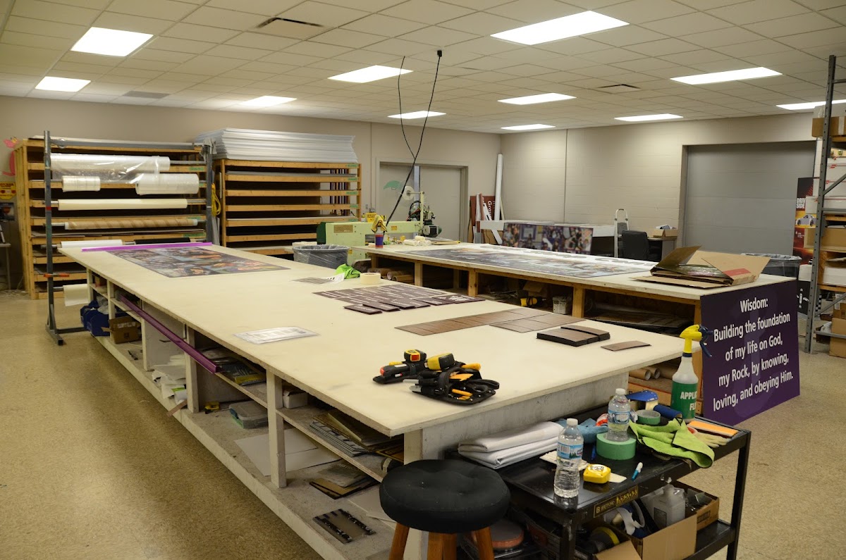 Zendavor Signs and Graphics Inc. workshop