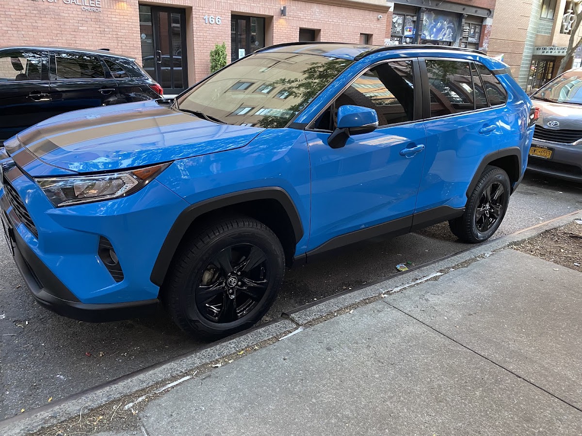 Chotime Vehicle Wraps workshop