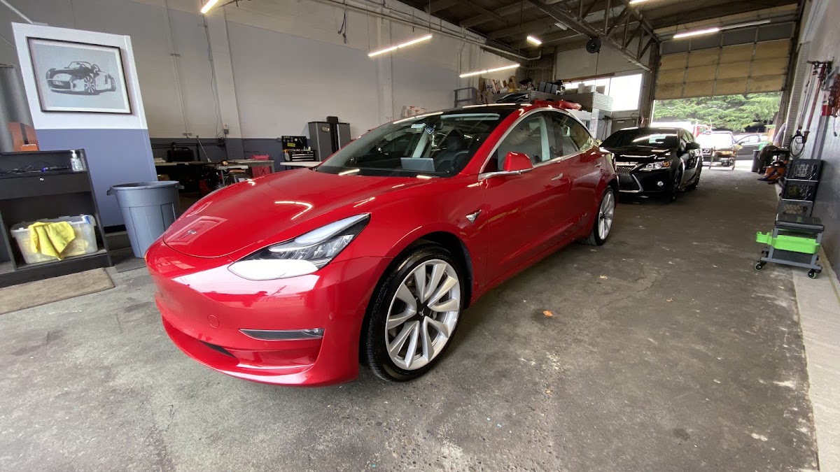 Final Finish Auto Salon workshop