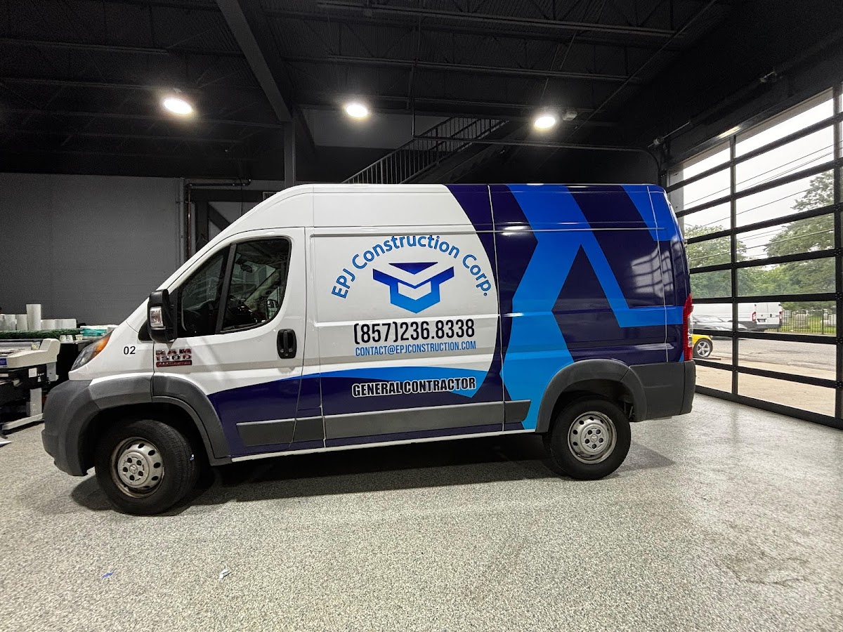 Maximus Printing & Car Wraps workshop