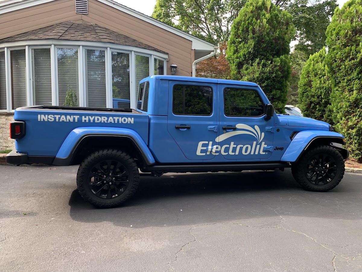 Vehicle Lettering & Wraps of Lehigh Valley workshop