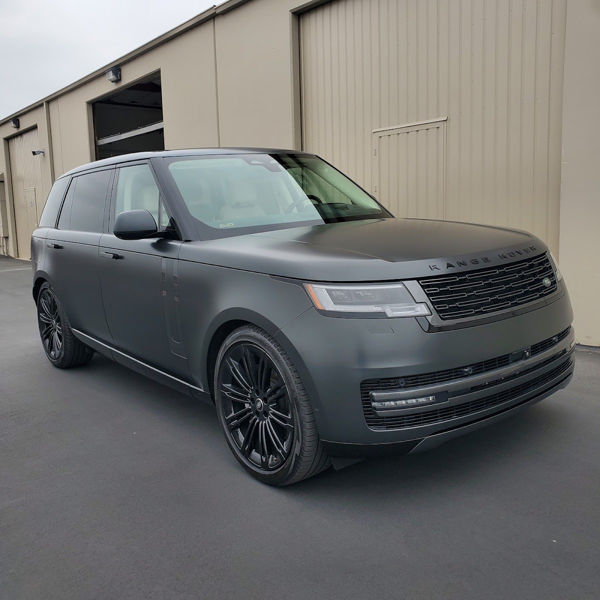 Rolotech Car Wraps workshop