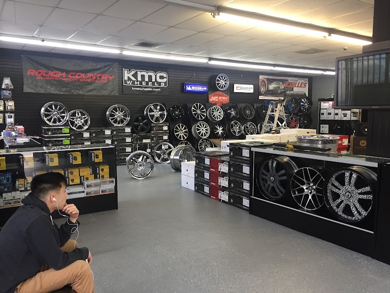 Vehicle wrap by Mobile Motorsports Inc