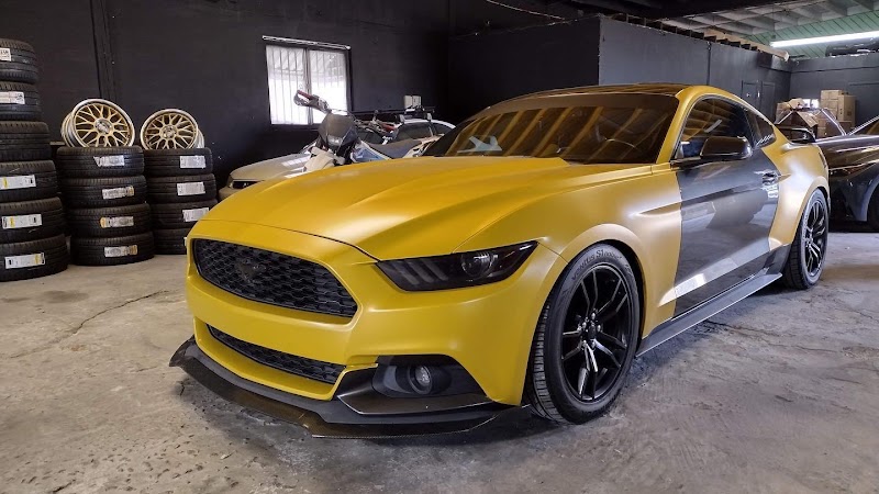 Vehicle wrap by Auto Car Decals